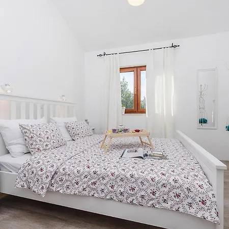 Bei Starigrad-paklenica - Cdn05100b-o 펜션 로바니스카